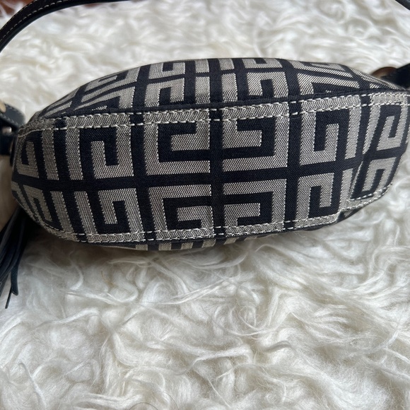 Authentic Rare Givenchy Mini handbag Tassel - Picture 7 of 16